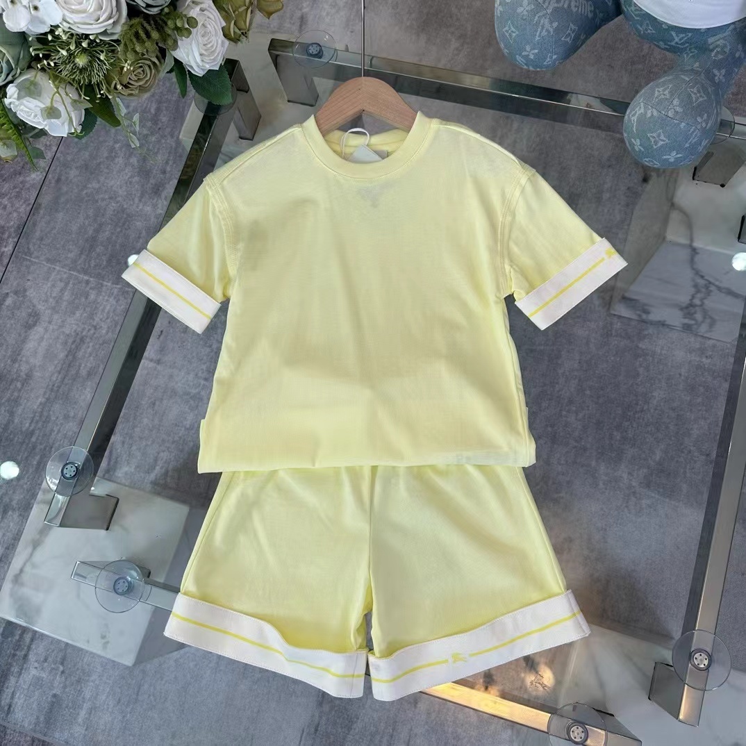 詳細な写真と価格については私に連絡してください。