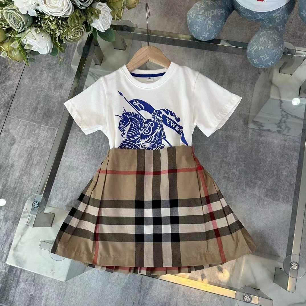 詳細な写真と価格については私に連絡してください。