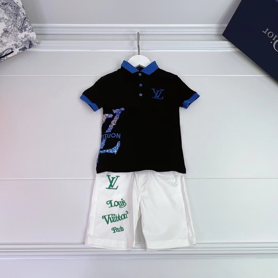 詳細な写真と価格については私に連絡してください