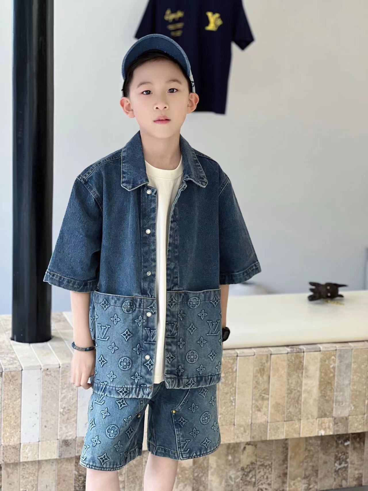 詳細な写真と価格については私に連絡してください