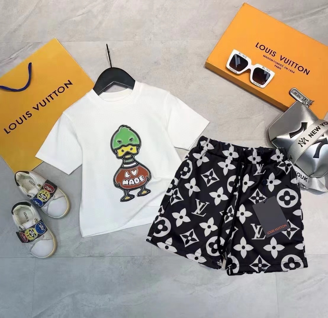 詳細な写真と価格については私に連絡してください