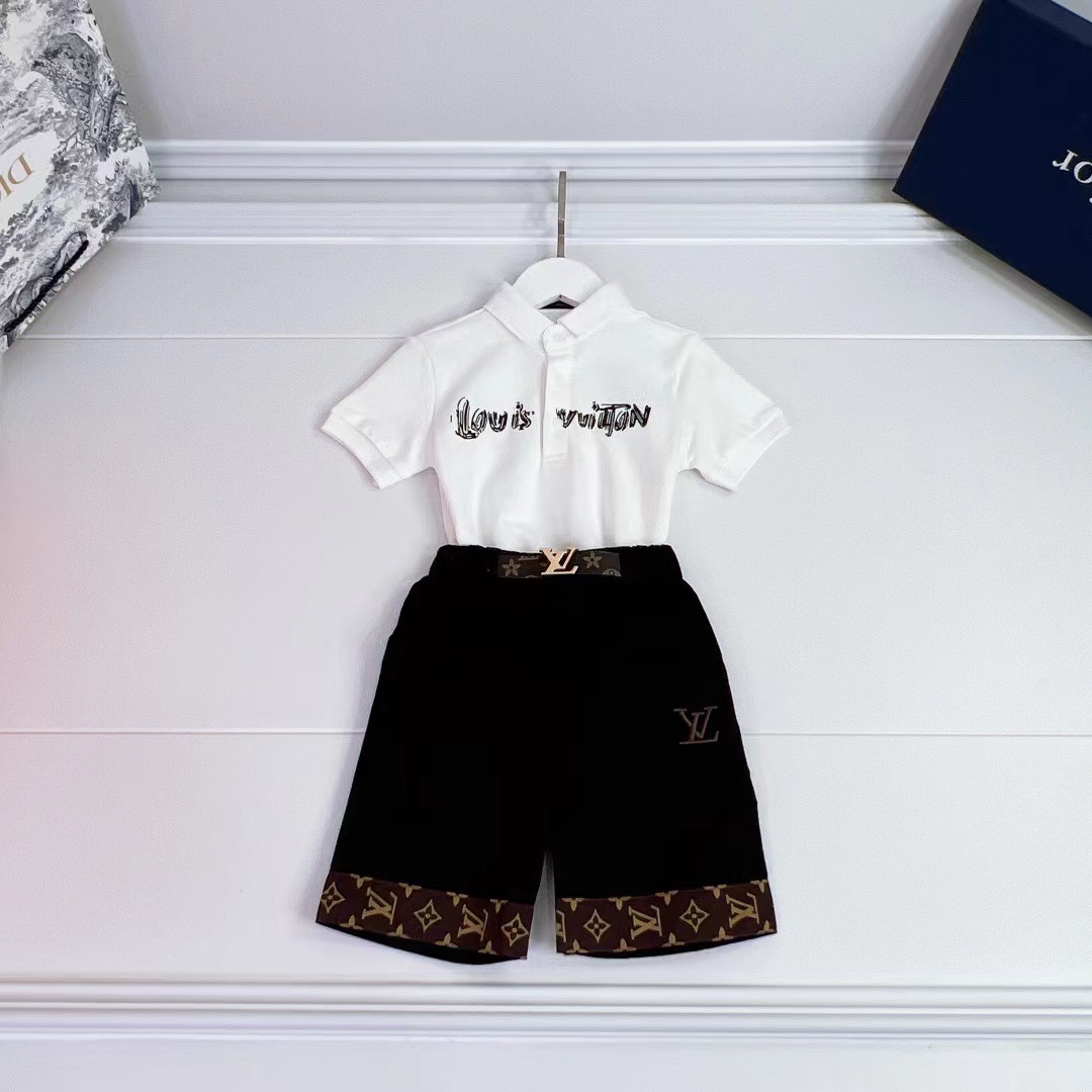 詳細な写真と価格については私に連絡してください