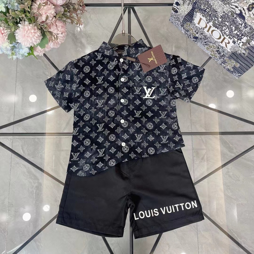 詳細な写真と価格については私に連絡してください