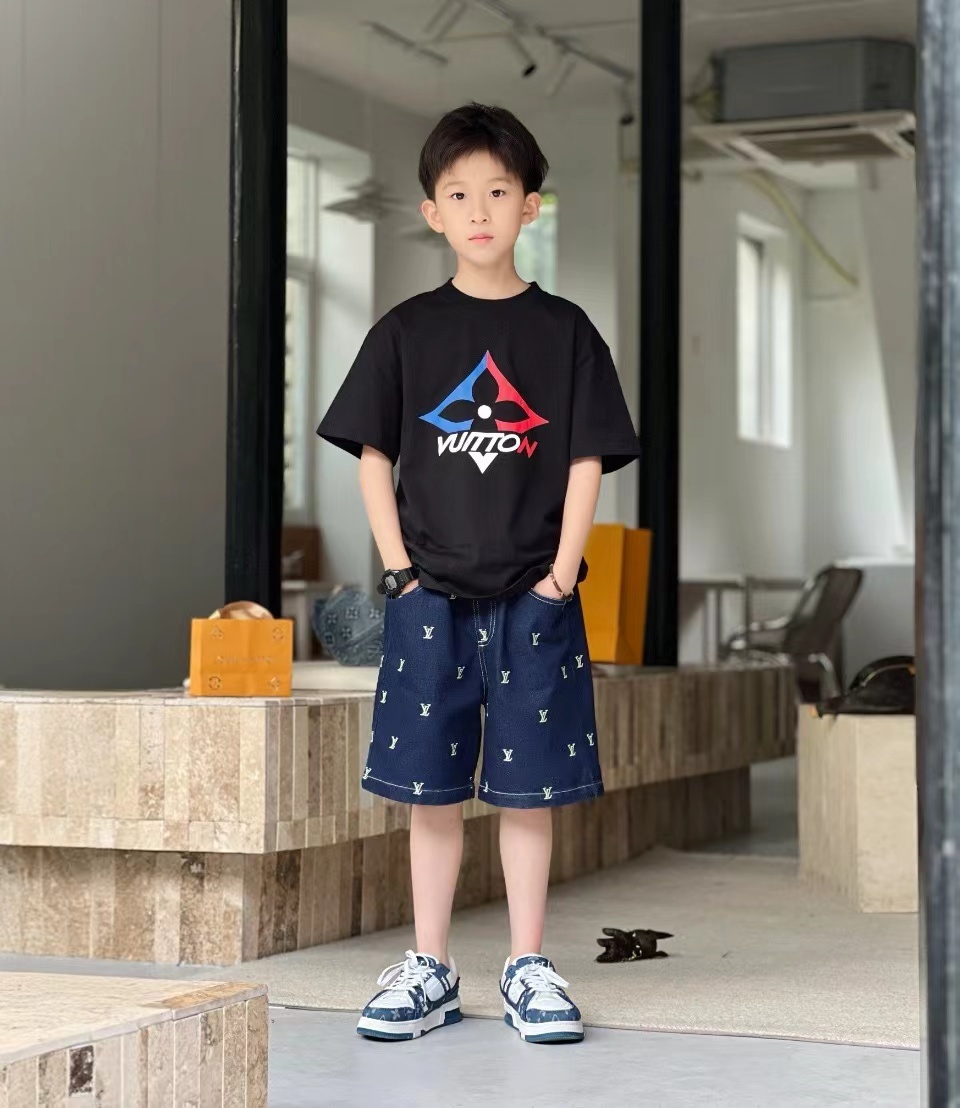 詳細な写真と価格については私に連絡してください