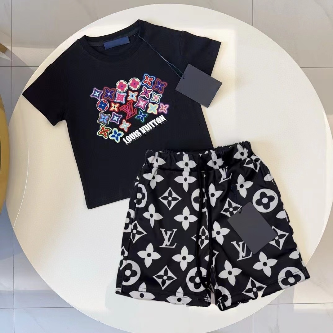 詳細な写真と価格については私に連絡してください