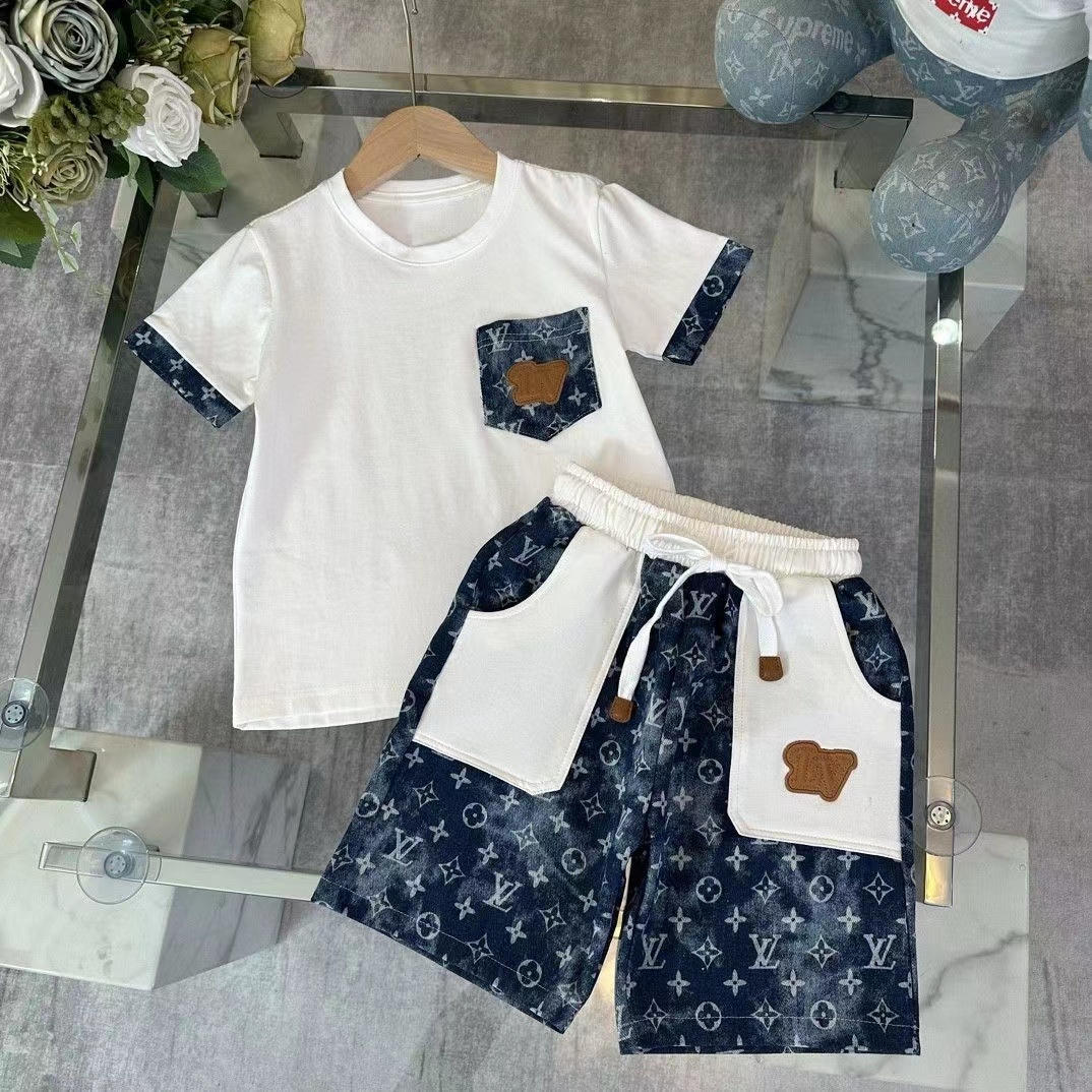 詳細な写真と価格については私に連絡してください