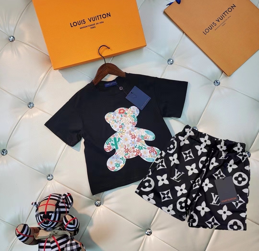 詳細な写真と価格については私に連絡してください