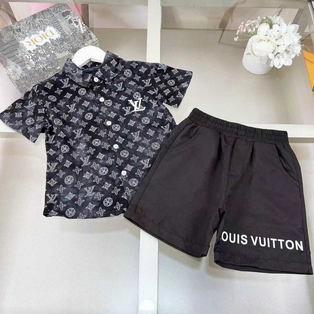 詳細な写真と価格については私に連絡してください