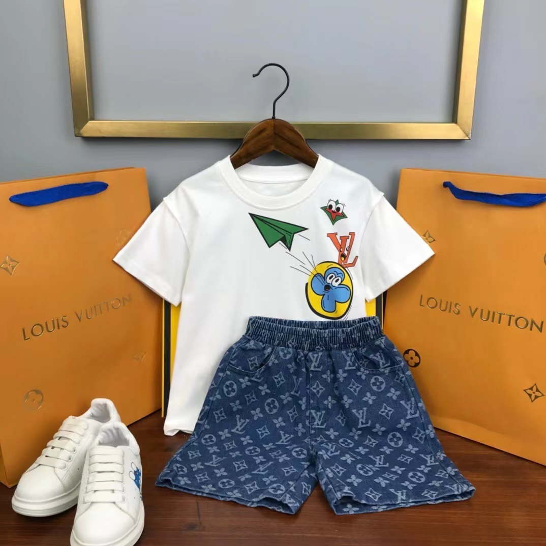 詳細な写真と価格については私に連絡してください