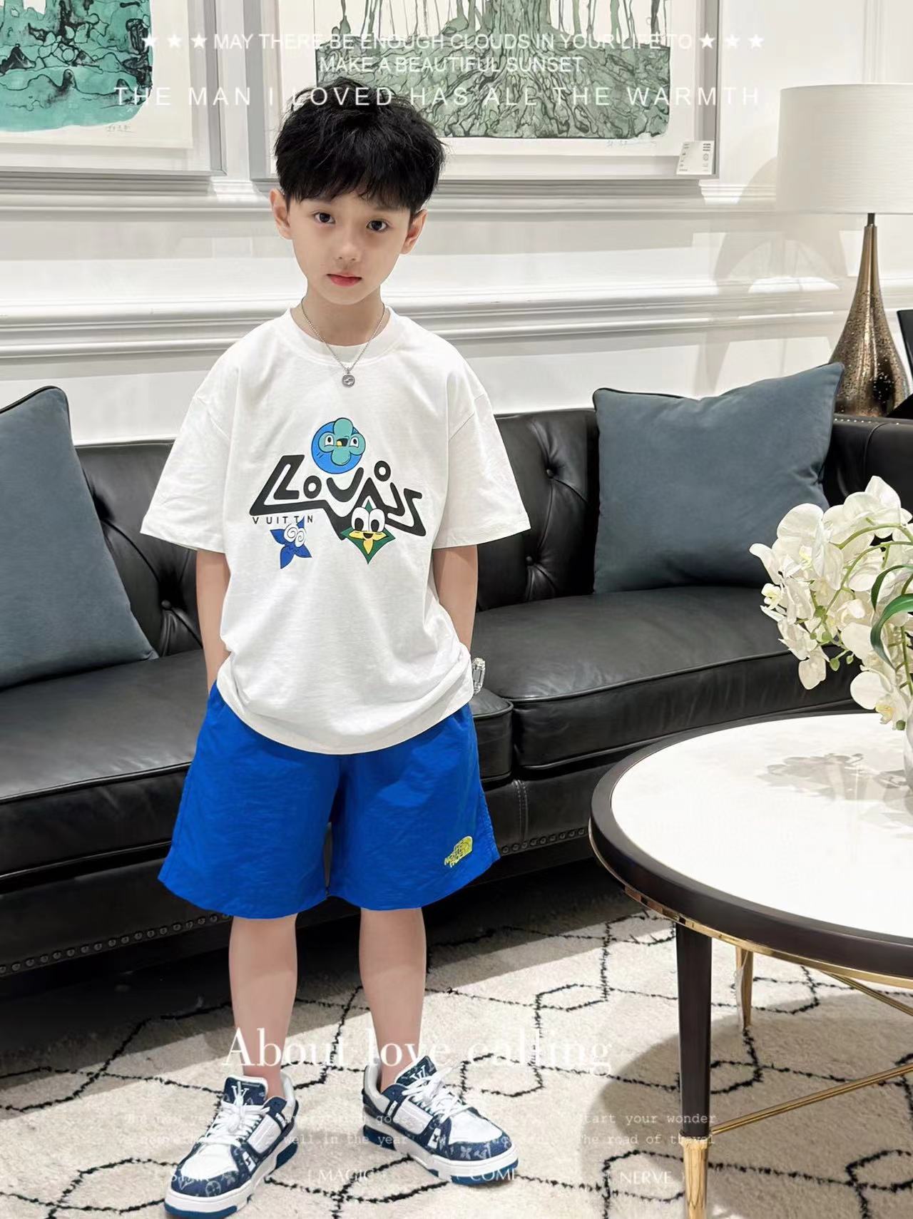 詳細な写真と価格については私に連絡してください