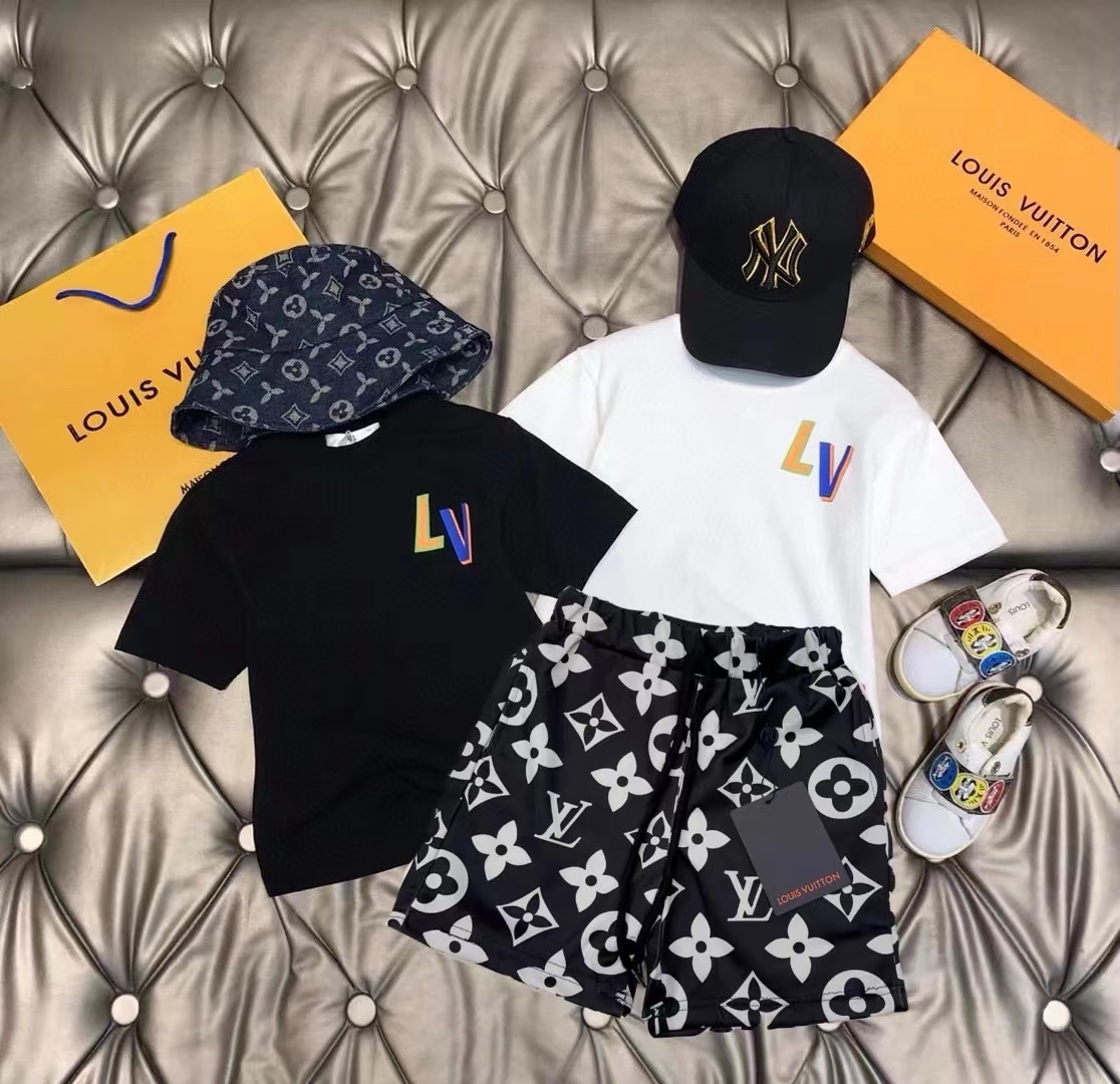 詳細な写真と価格については私に連絡してください