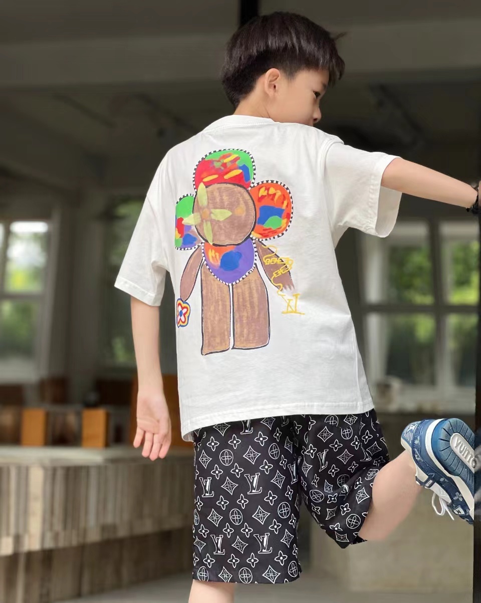 詳細な写真と価格については私に連絡してください