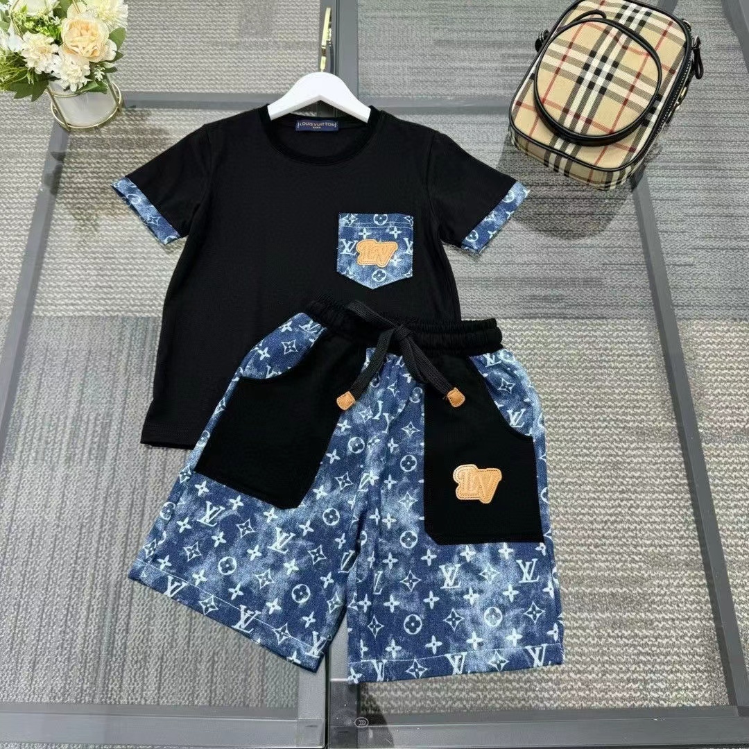 詳細な写真と価格については私に連絡してください