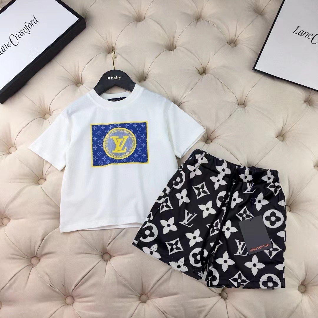 詳細な写真と価格については私に連絡してください