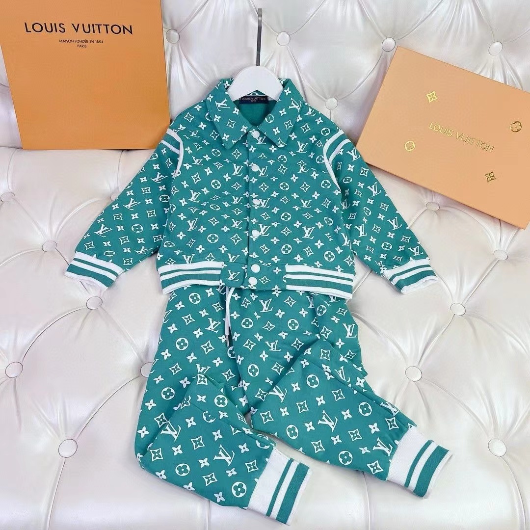 詳細な写真と価格については私に連絡してください