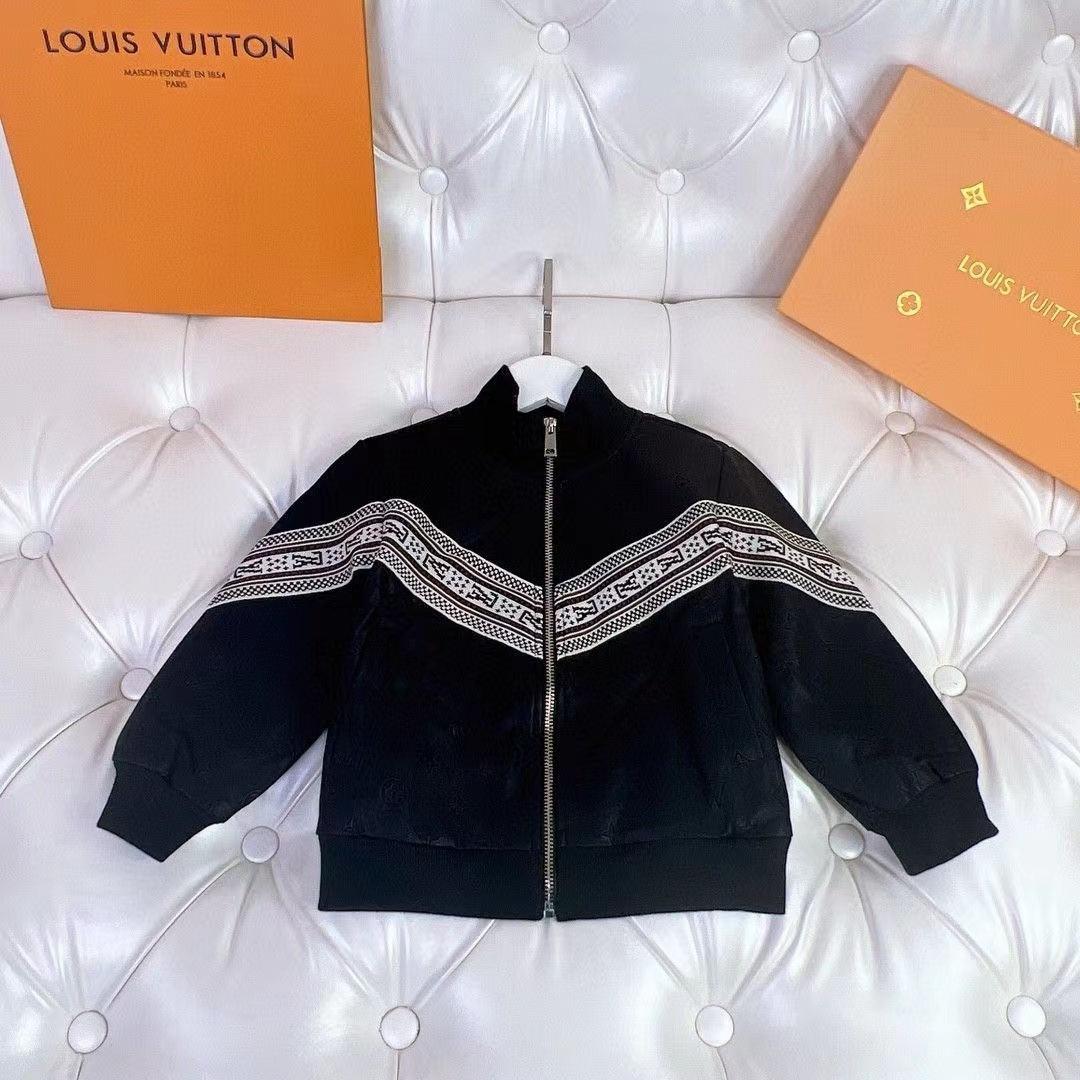 詳細な写真と価格については私に連絡してください