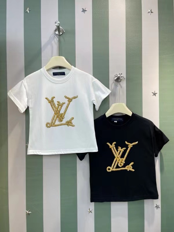 詳細な写真と価格については私に連絡してください