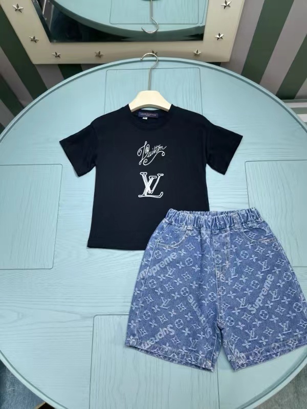 詳細な写真と価格については私に連絡してください