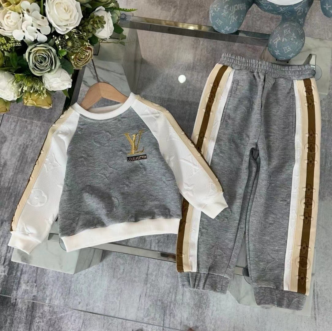 詳細な写真と価格については私に連絡してください