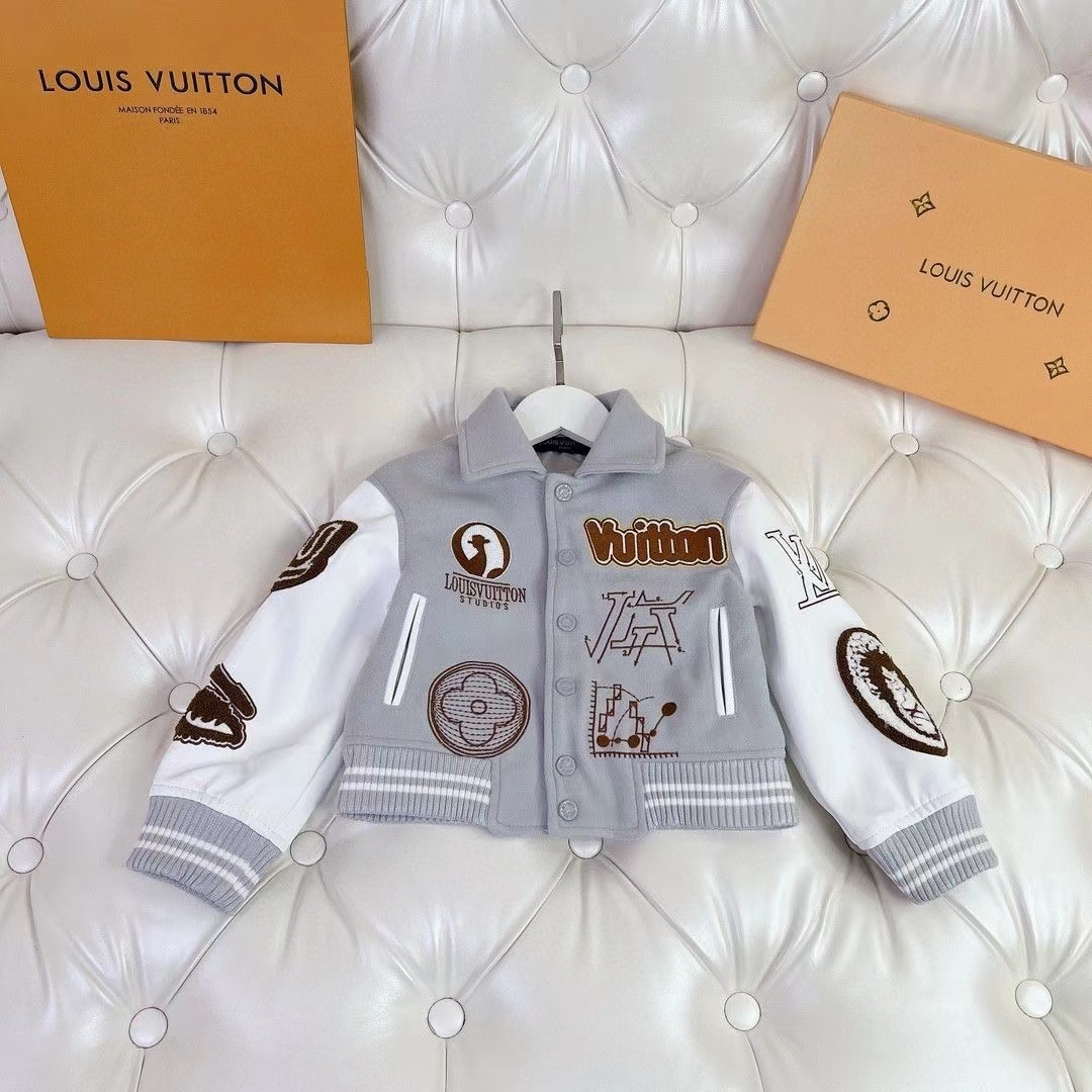 詳細な写真と価格については私に連絡してください