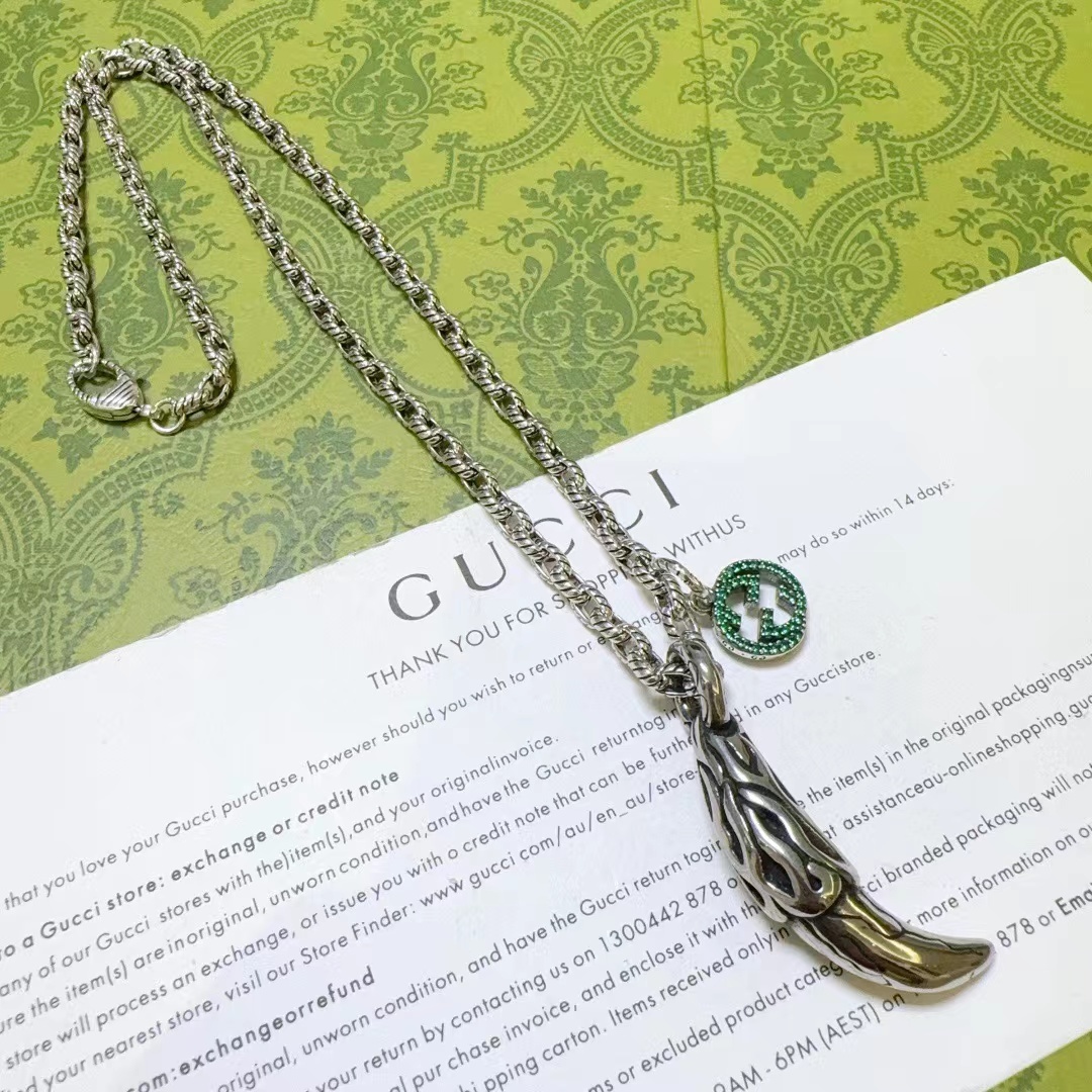 詳細な写真と価格については私に連絡してください。