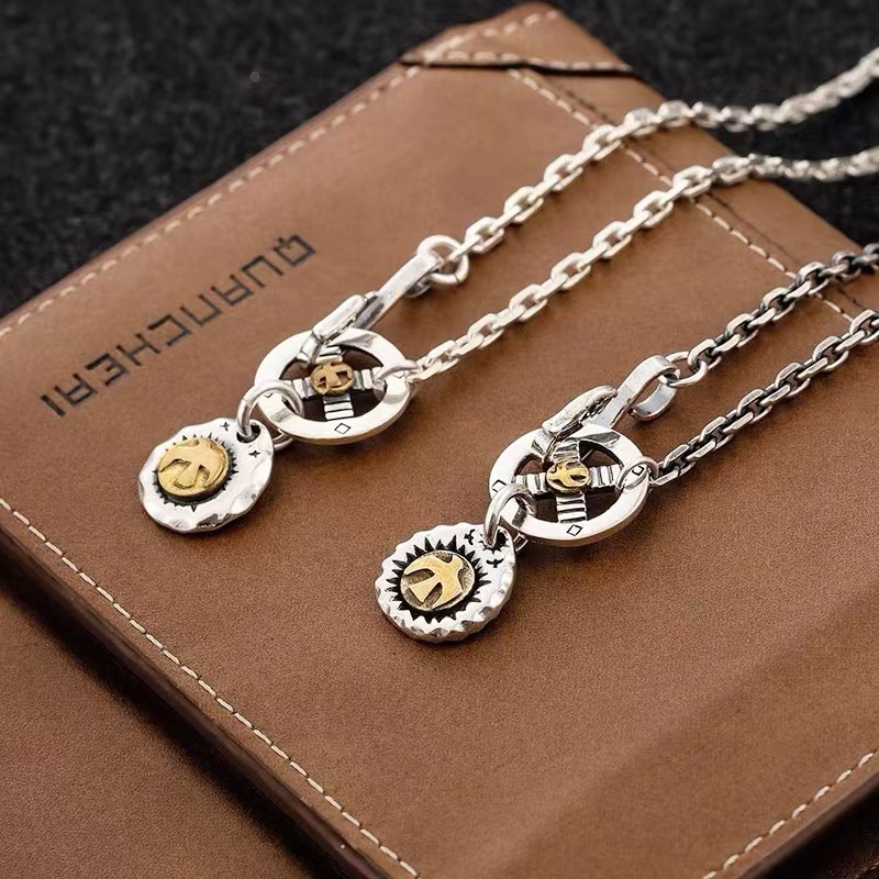 詳細な写真と価格については私に連絡してください。