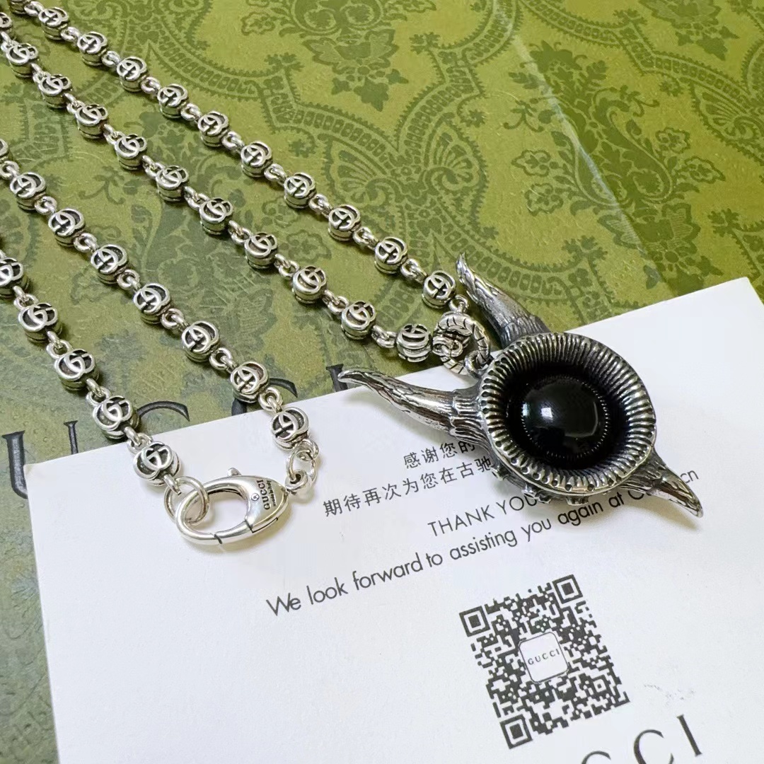 詳細な写真と価格については私に連絡してください。