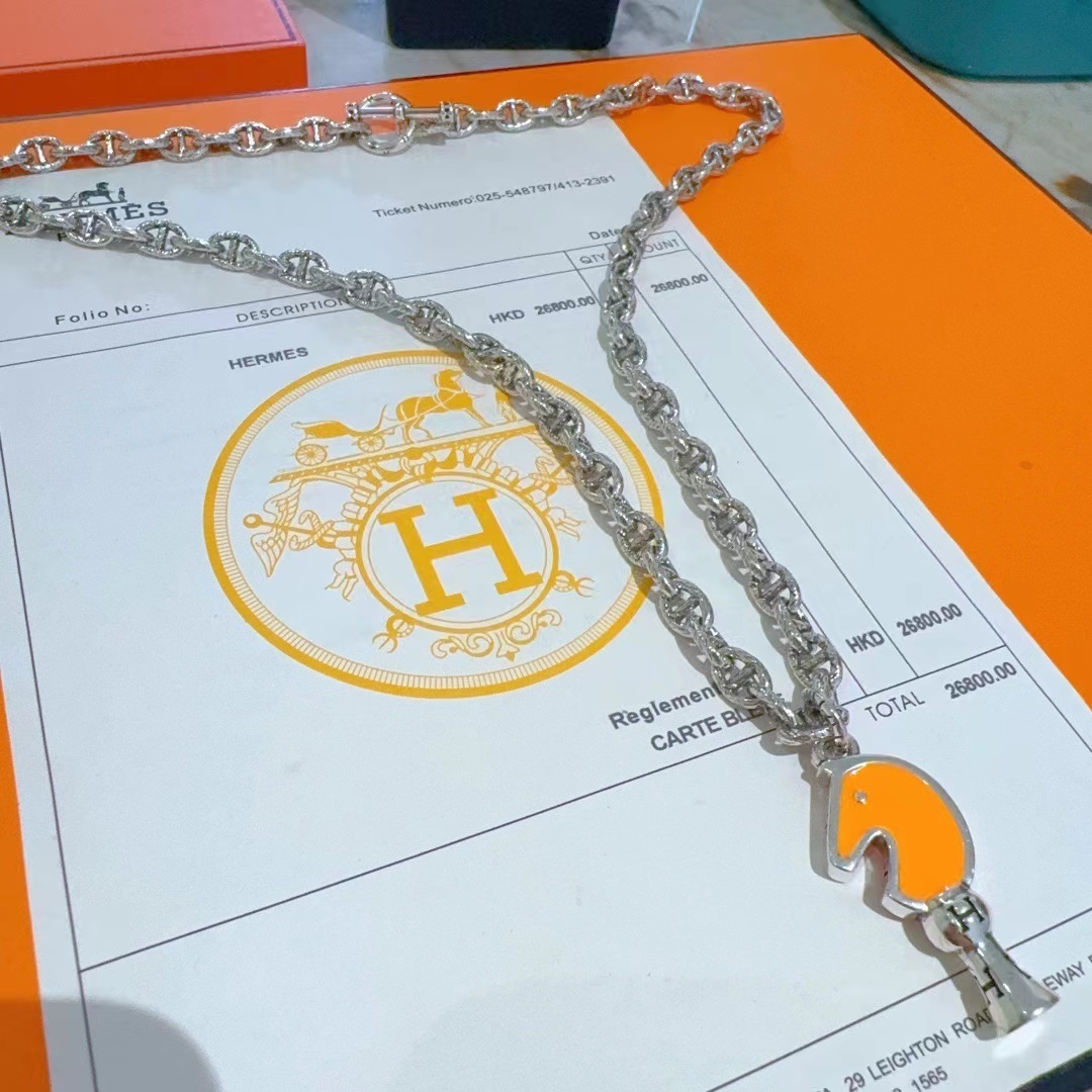 詳細な写真と価格については私に連絡してください。