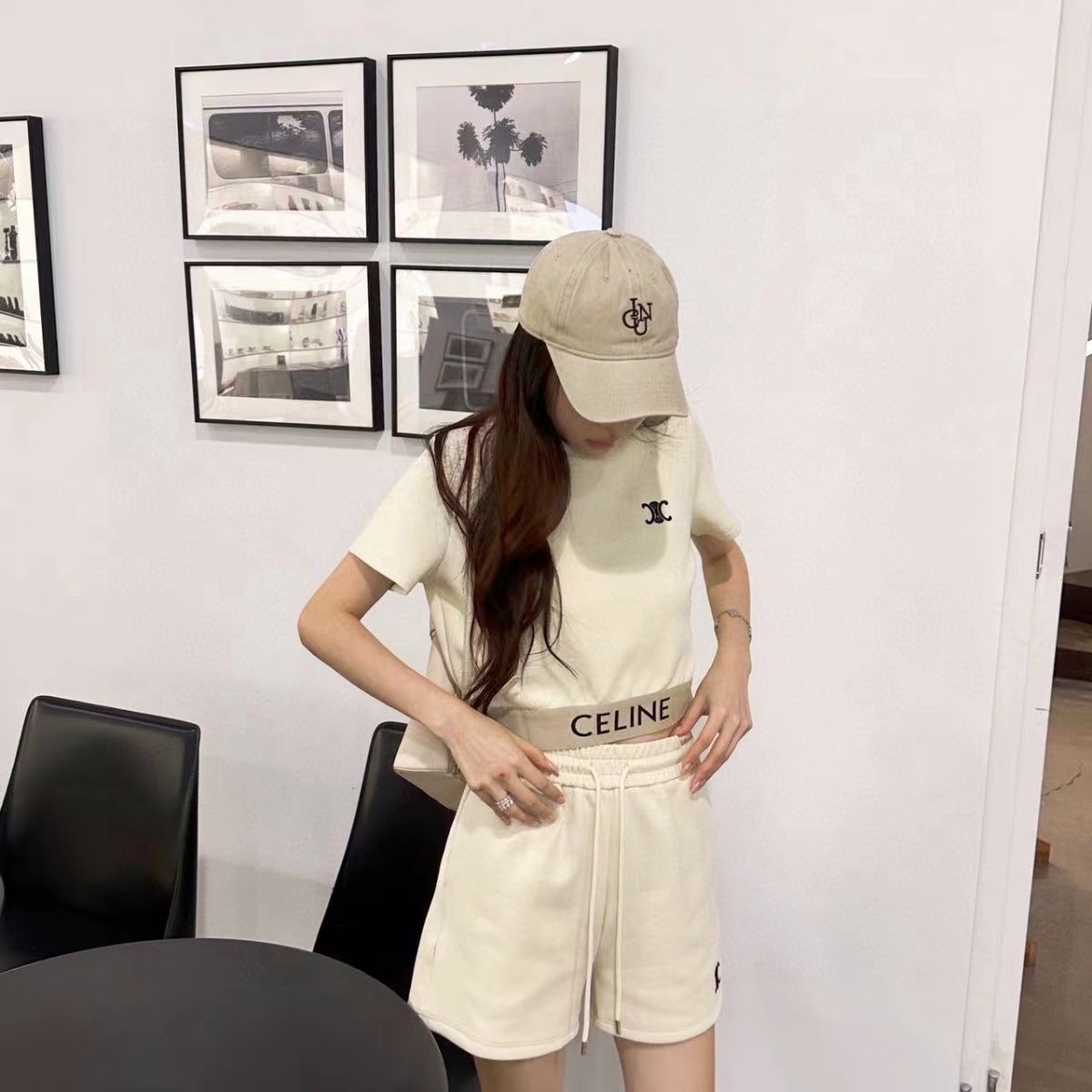 詳細な写真と価格については私に連絡してください。