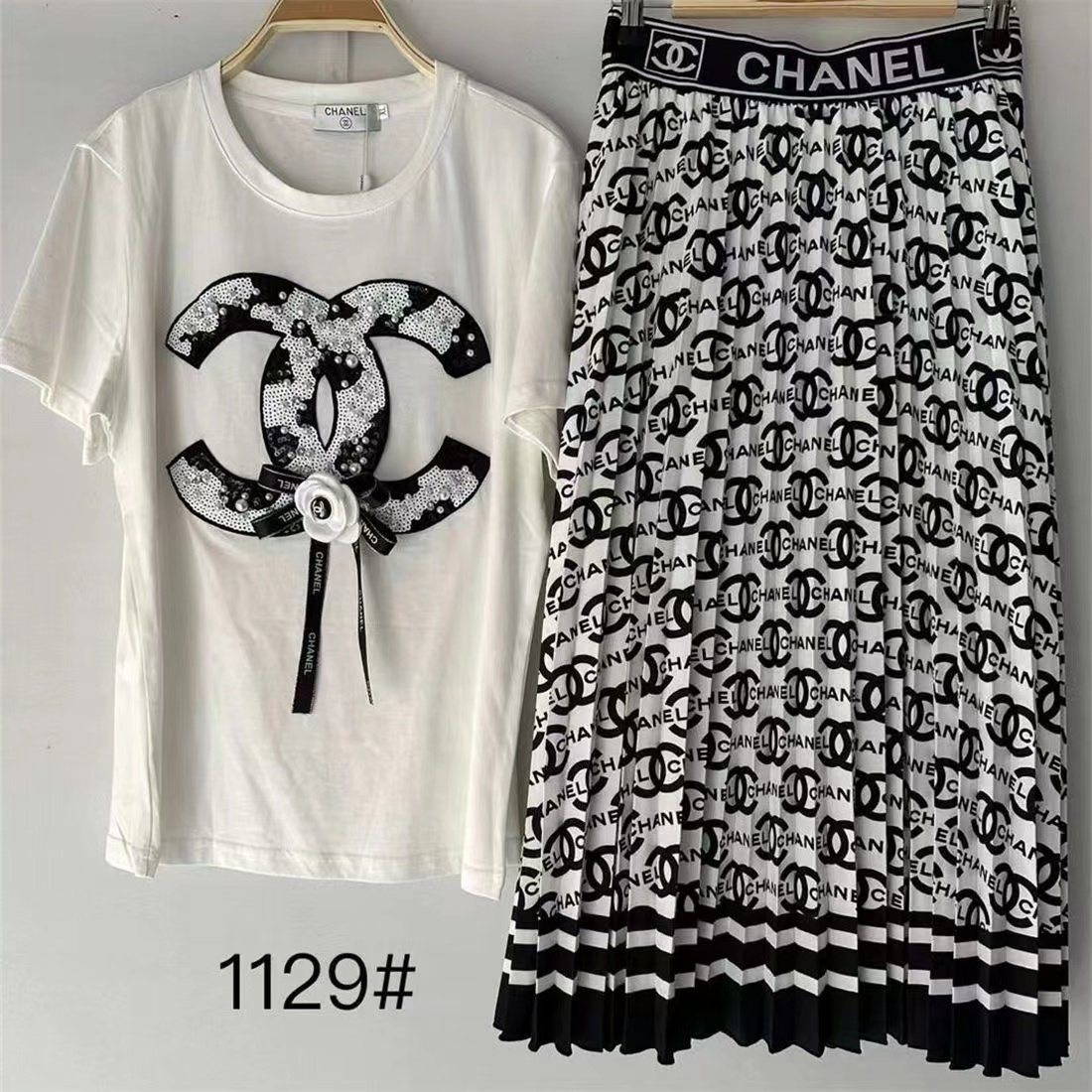 詳細な写真と価格については私に連絡してください。