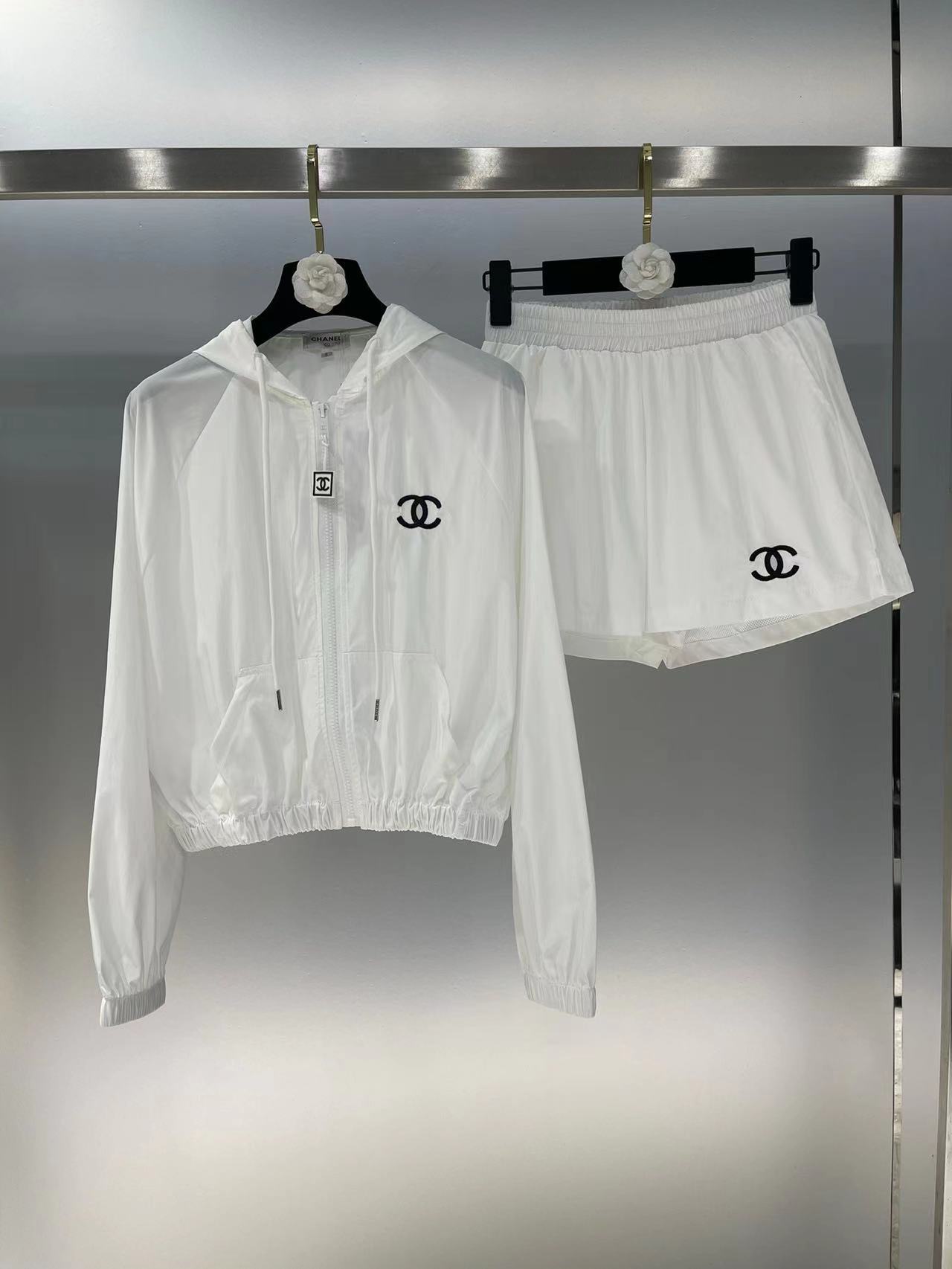 詳細な写真と価格については私に連絡してください。