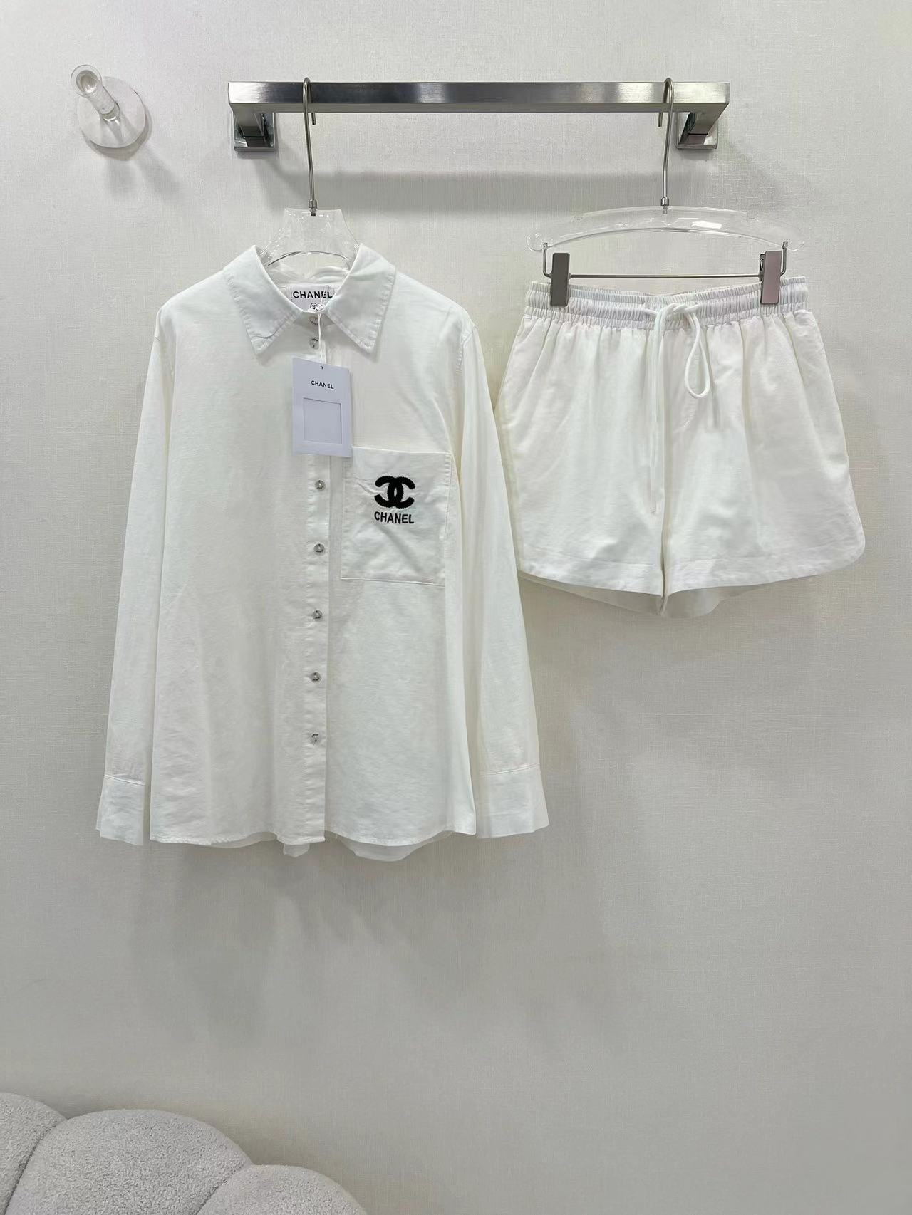 詳細な写真と価格については私に連絡してください。