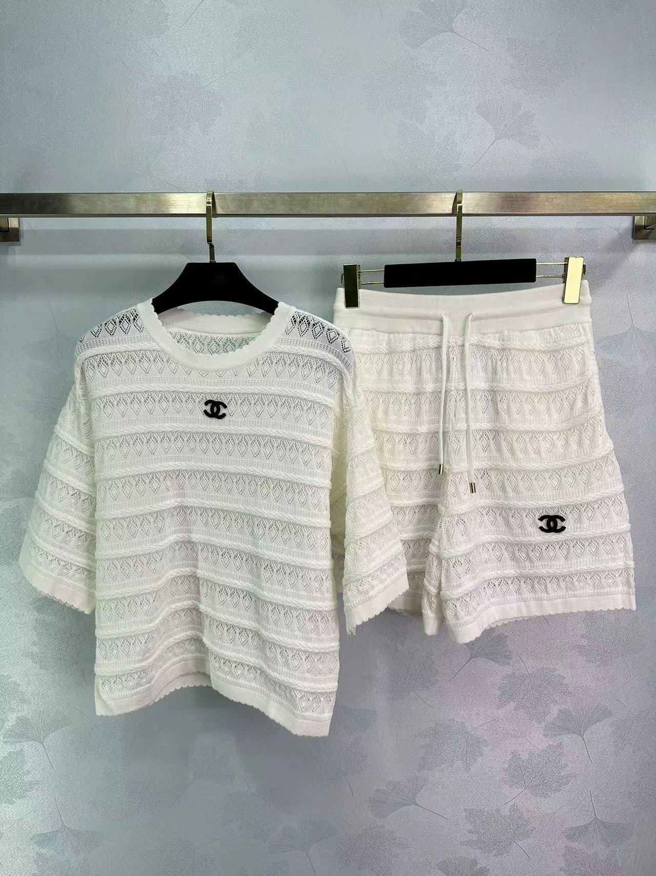 詳細な写真と価格については私に連絡してください。