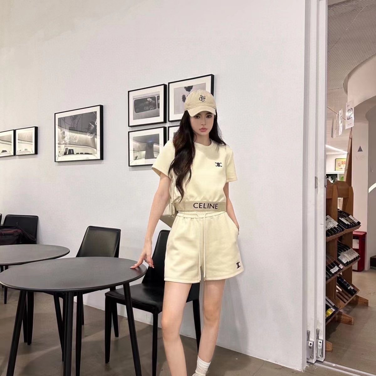 詳細な写真と価格については私に連絡してください。