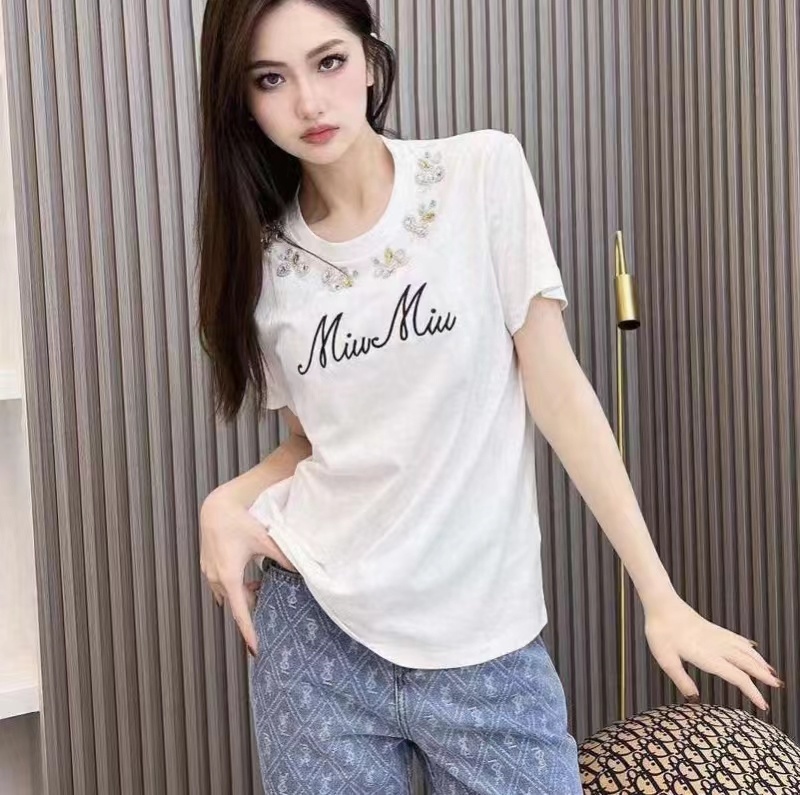 詳細な写真と価格については私に連絡してください。