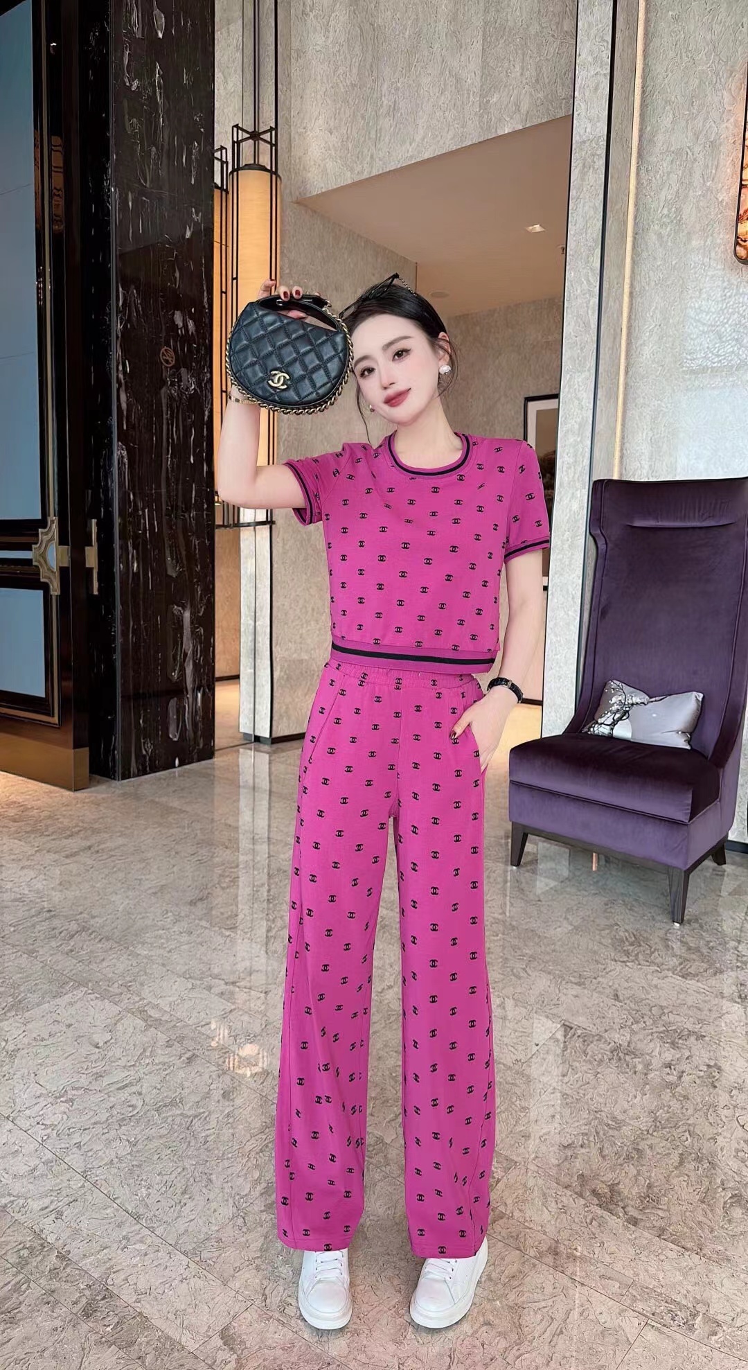 詳細な写真と価格については私に連絡してください。