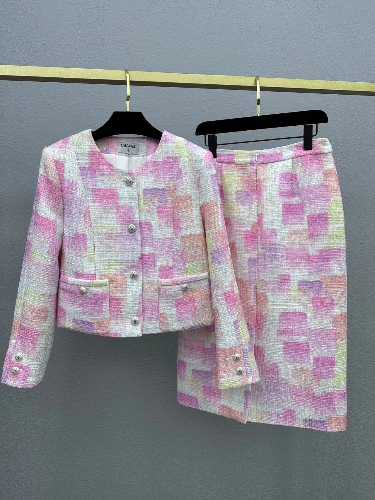 詳細な写真と価格については私に連絡してください。