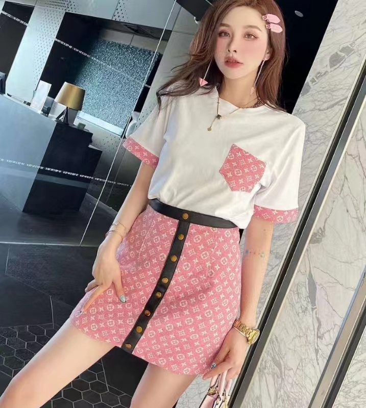 詳細な写真と価格については私に連絡してください。