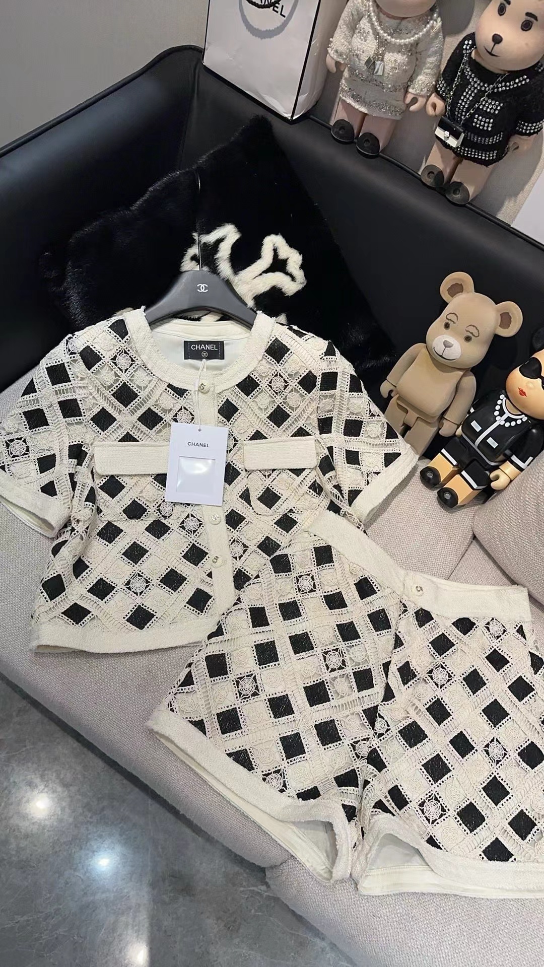 詳細な写真と価格については私に連絡してください。