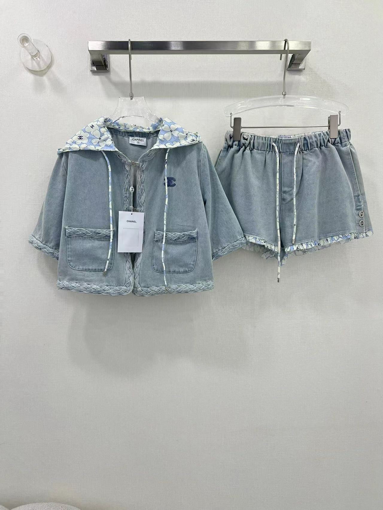 詳細な写真と価格については私に連絡してください。