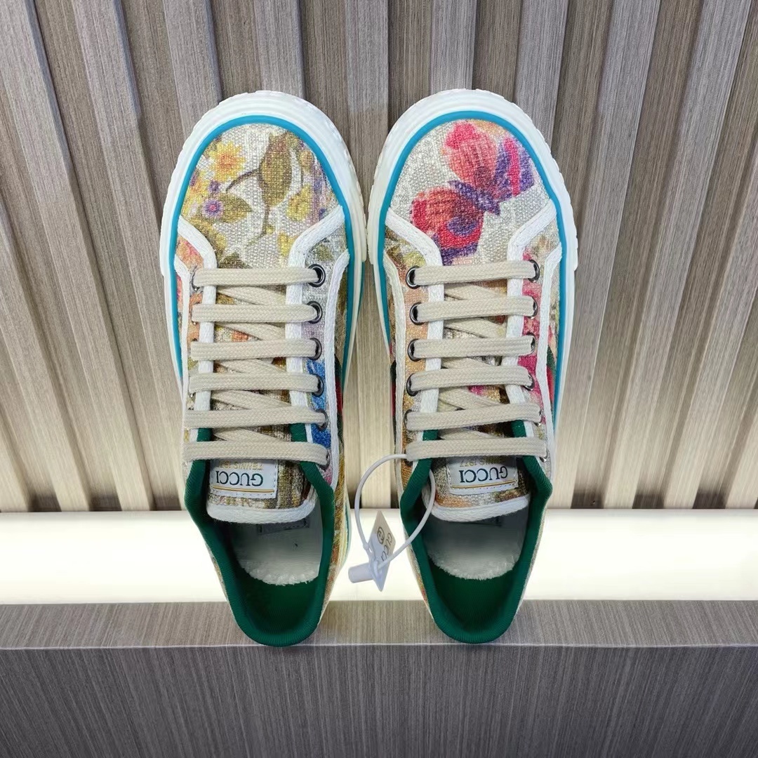 詳細な写真と価格については私に連絡してください。