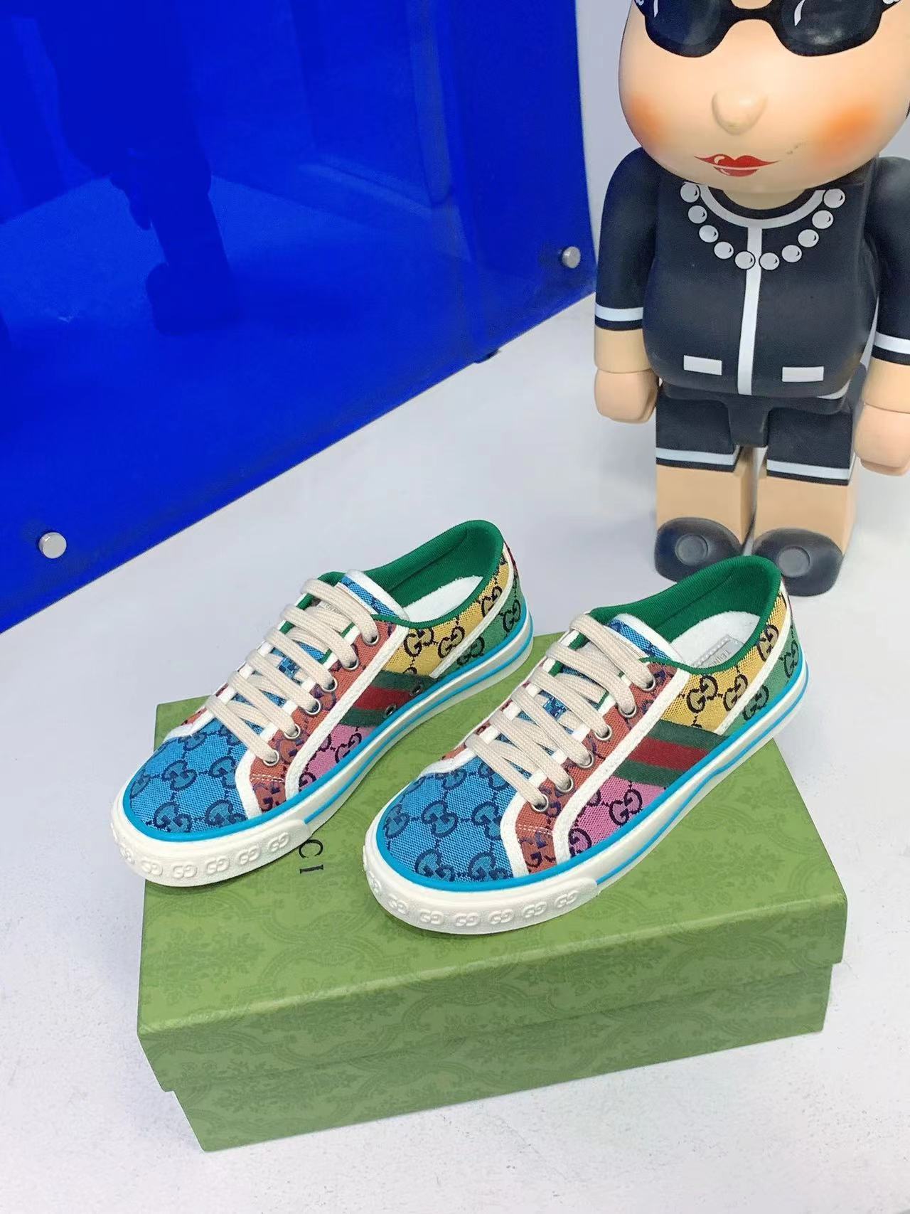 詳細な写真と価格については私に連絡してください。