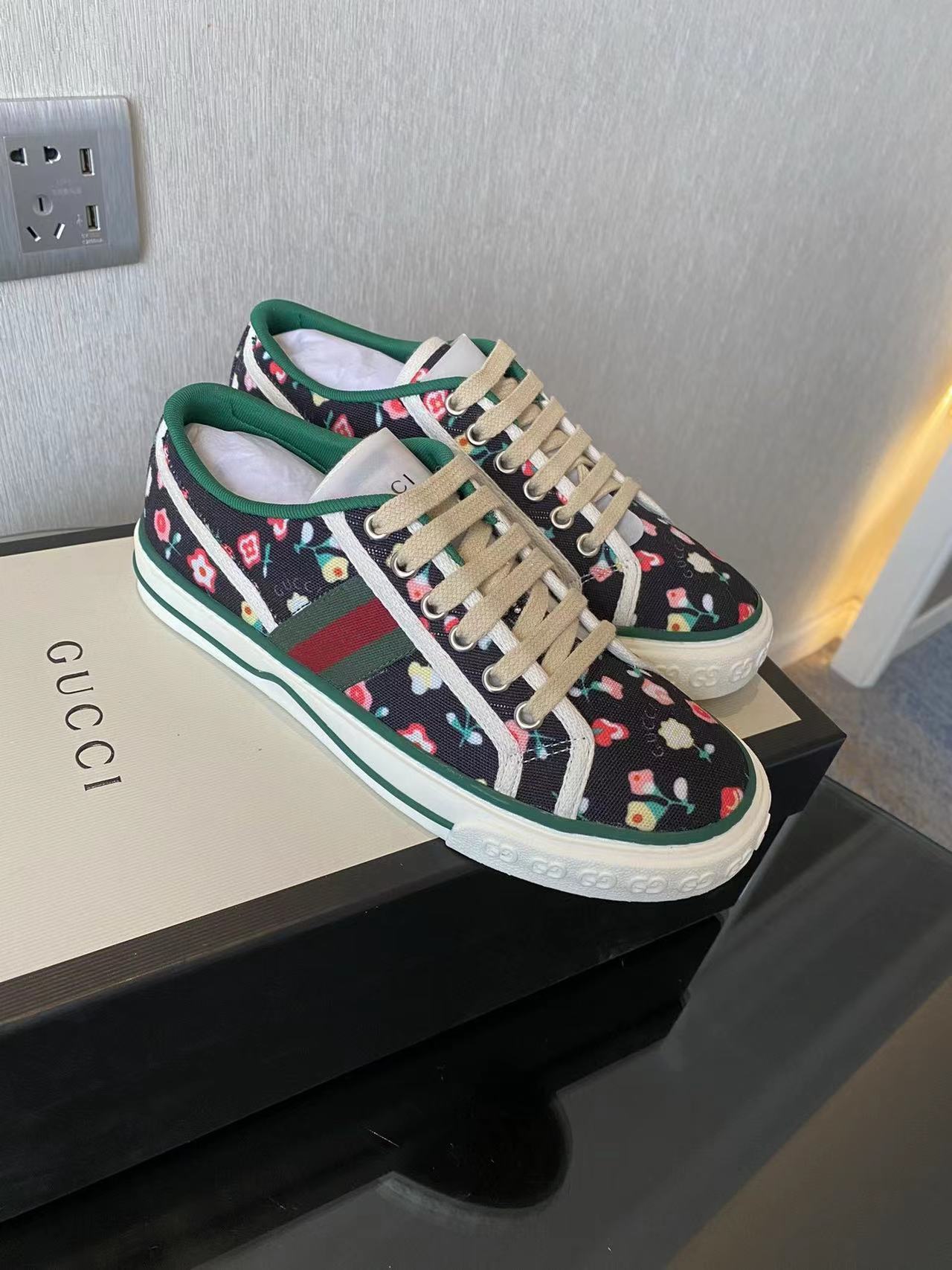 詳細な写真と価格については私に連絡してください。