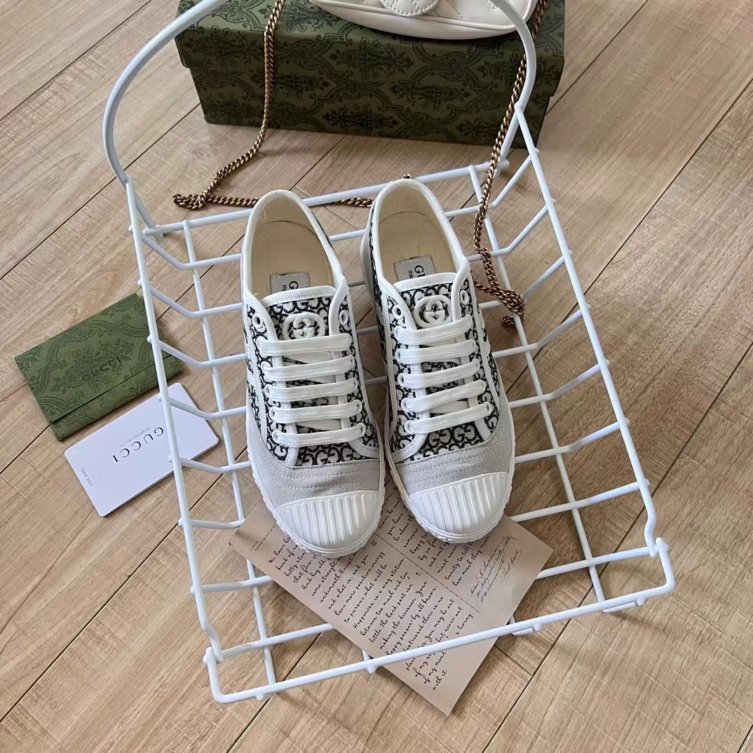 詳細な写真と価格については私に連絡してください。