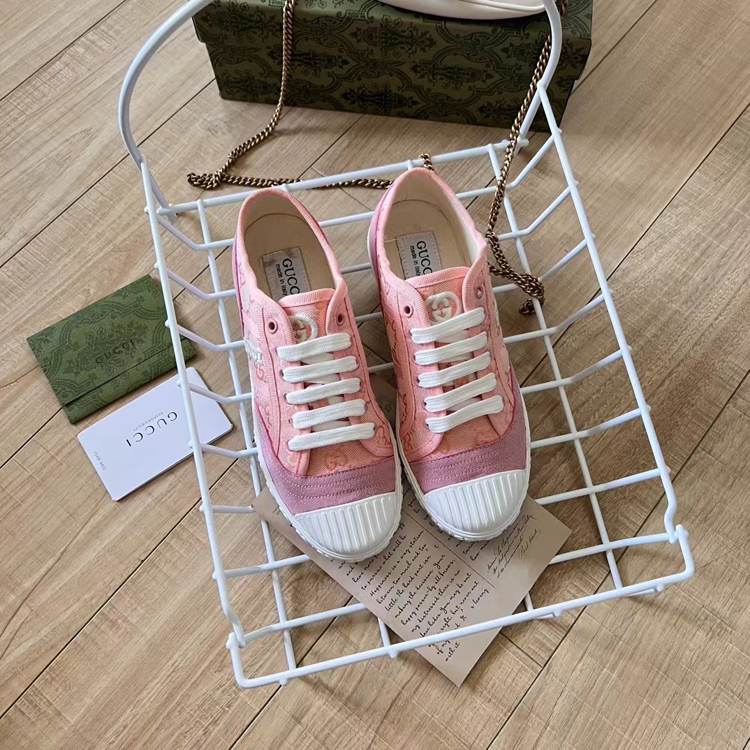 詳細な写真と価格については私に連絡してください。