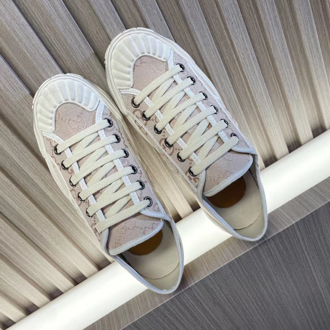 詳細な写真と価格については私に連絡してください。