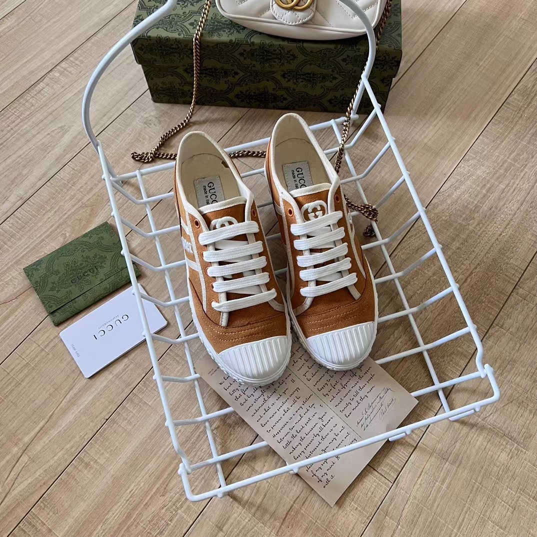 詳細な写真と価格については私に連絡してください。