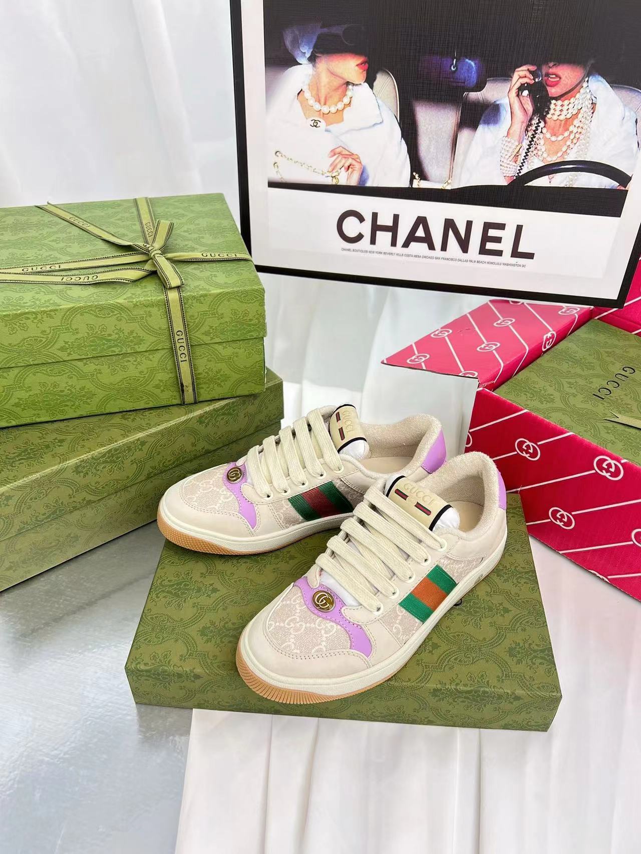 詳細な写真と価格については私に連絡してください。