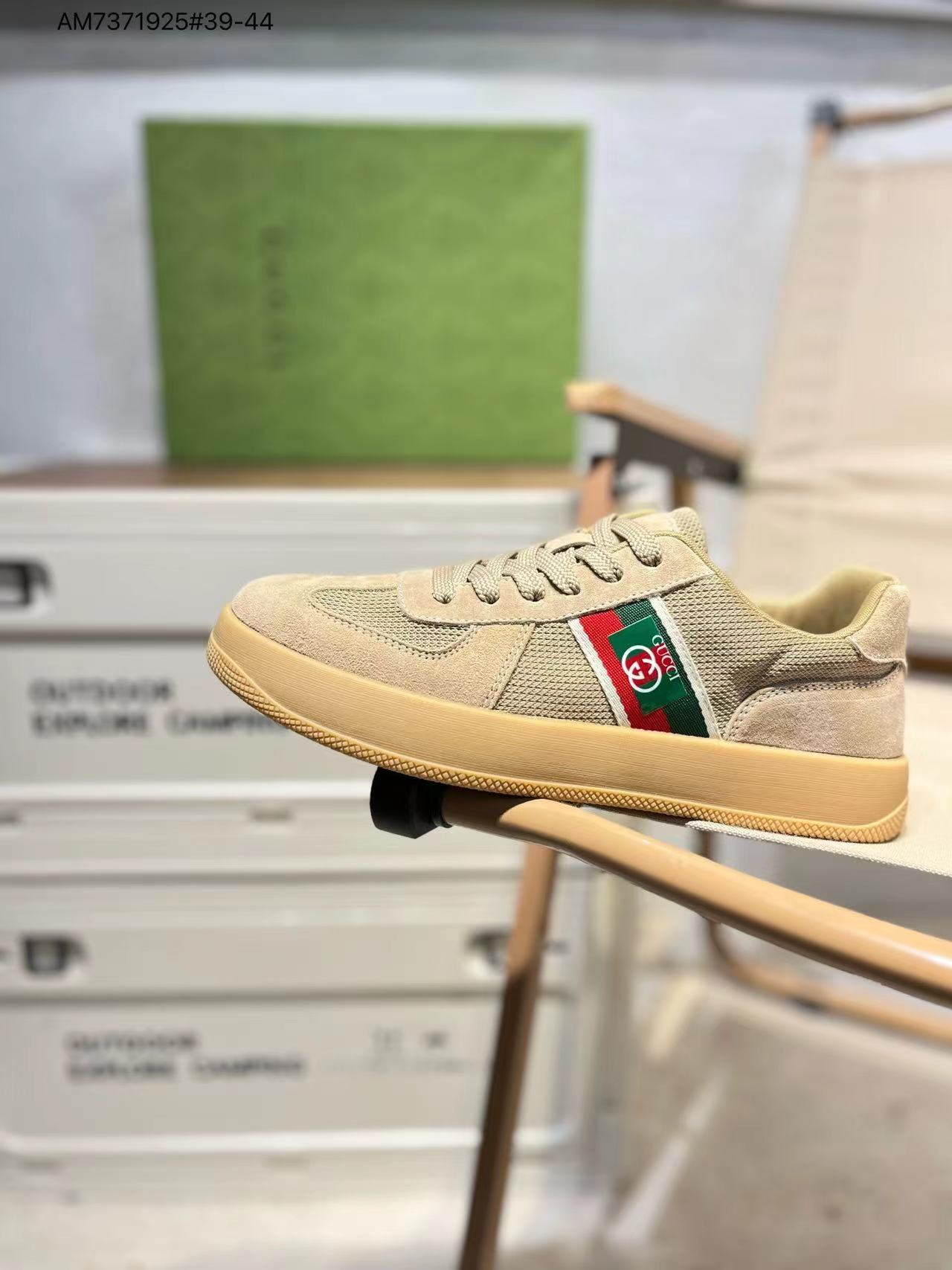 詳細な写真と価格については私に連絡してください。