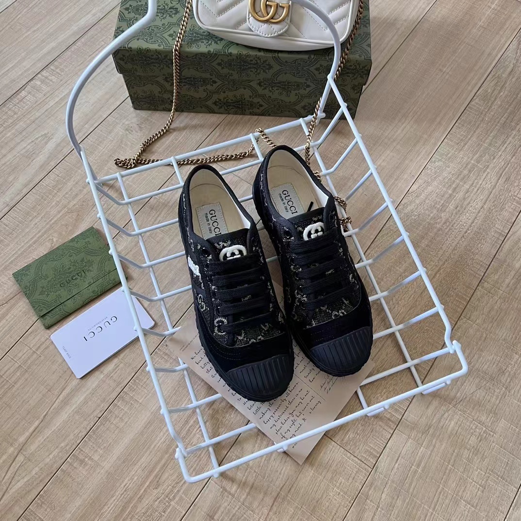 詳細な写真と価格については私に連絡してください。